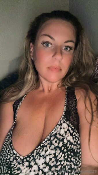 firstmilfmate Nude Leaks Photo 27