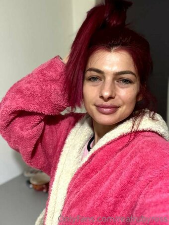 Fit Readhead Ruby / https: / rubyhotross / therubywitch82 Nude Leaks OnlyFans Photo 1