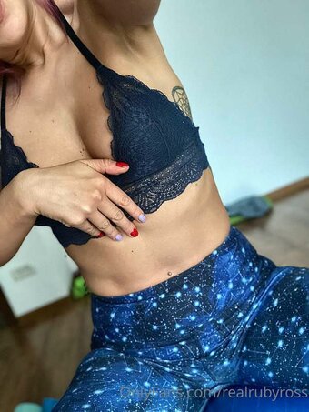 Fit Readhead Ruby / https: / rubyhotross / therubywitch82 Nude Leaks OnlyFans Photo 3