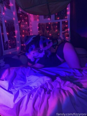fizzyroni / assets / favicon.ico / fizzytron / https: Nude Leaks Photo 15