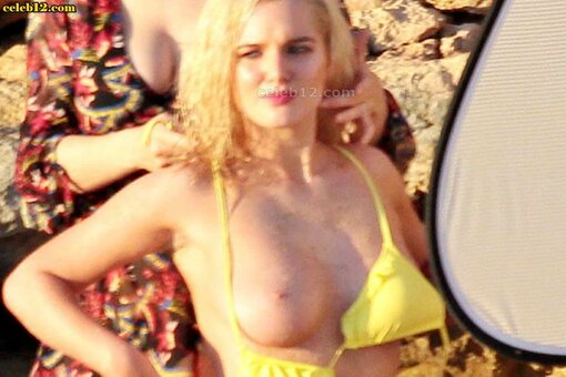 Flanagan Nude Leaks Photo 10