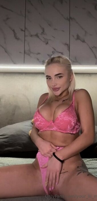 Flexibledi / blondeee.barbie_20 Nude Leaks OnlyFans Photo 12