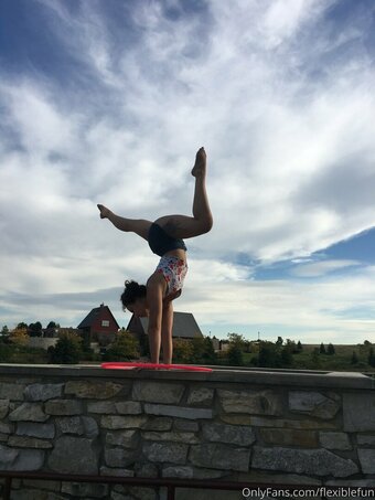 flexiblefun Nude Leaks Photo 8