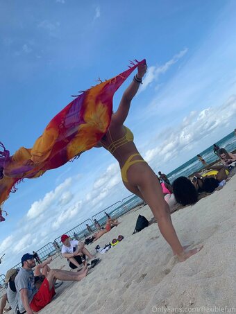 flexiblefun Nude Leaks Photo 15