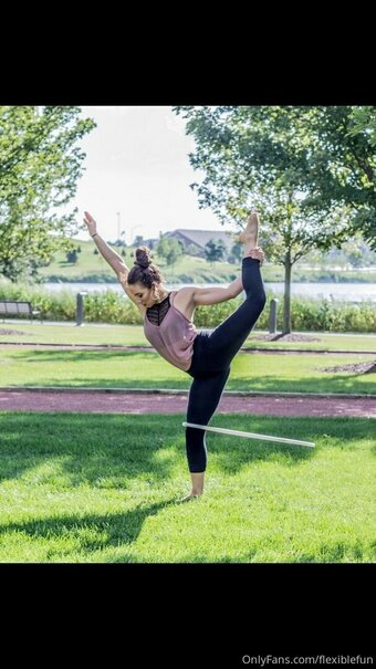 flexiblefun Nude Leaks Photo 21