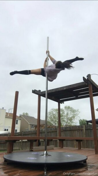 flexiblefun Nude Leaks Photo 24