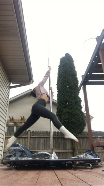 flexiblefun Nude Leaks Photo 25