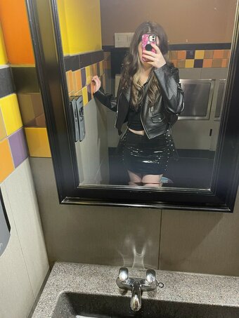 Flexuh / FlexuhVR Nude Leaks Photo 4