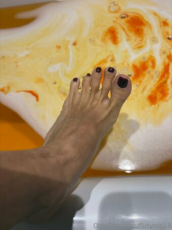 flirtytoe18 Nude Leaks Photo 8