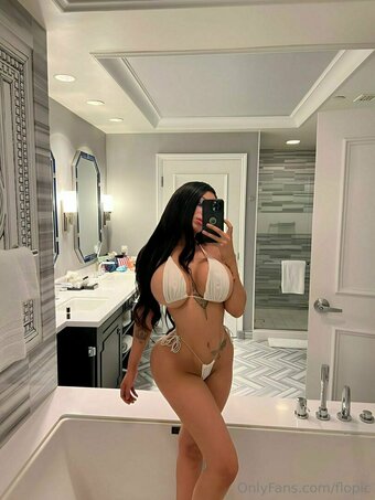 flopic Nude Leaks Photo 10