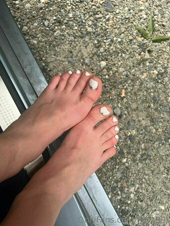 flora99f Nude Leaks Photo 13