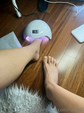 flora99f Nude Leaks Photo 15