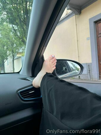 flora99f Nude Leaks Photo 18