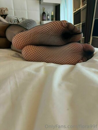 flora99f Nude Leaks Photo 23