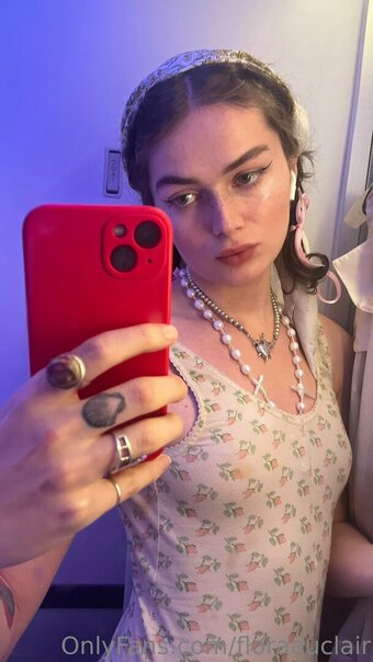 floraauclair Nude Leaks Photo 9