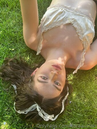 floraauclair Nude Leaks Photo 19