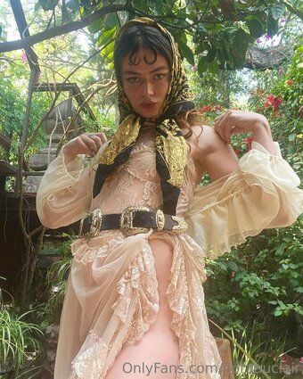 floraauclair Nude Leaks Photo 27