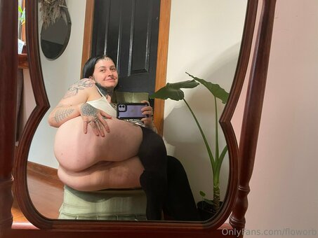 floworb Nude Leaks Photo 2