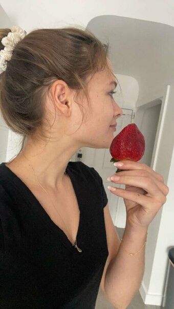 Flowwithsky / feenique / skyflowartist Nude Leaks OnlyFans Photo 63