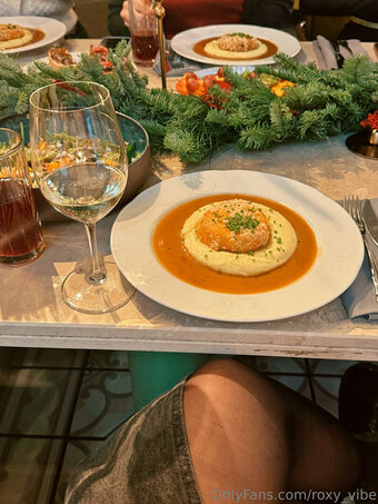 foxy_x_roxy Nude Leaks Photo 13