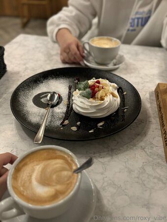 foxy_x_roxy Nude Leaks Photo 23