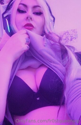 fr0stqueenvip Nude Leaks Photo 3