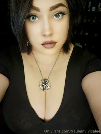 frauleinvivicalee Nude Leaks Photo 8