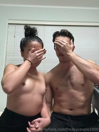 freakycouple2000 Nude Leaks Photo 10