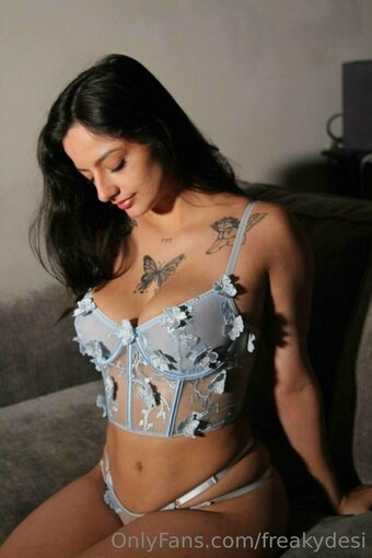 freakydesi Nude Leaks OnlyFans Photo 53