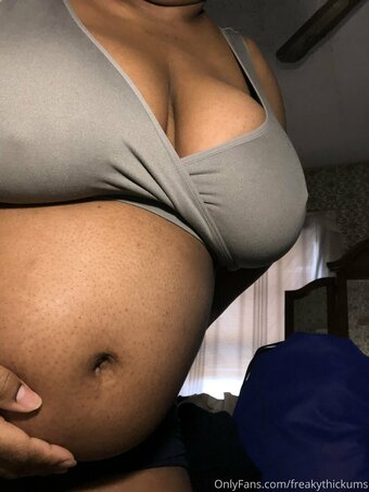 freakythickums Nude Leaks Photo 17