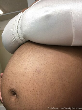 freakythickums Nude Leaks Photo 21