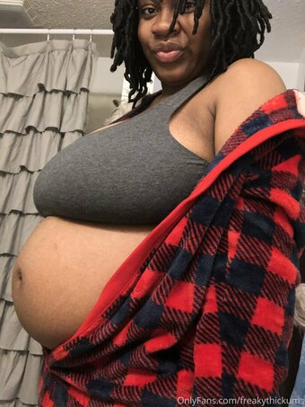 freakythickums Nude Leaks Photo 23