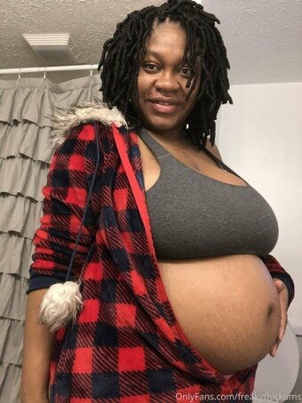 freakythickums Nude Leaks Photo 24