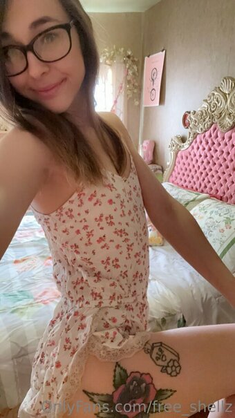 free_shellz Nude Leaks Photo 17