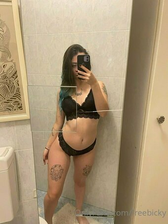 freebicky Nude Leaks Photo 4