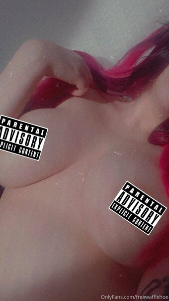 freewafflehoe Nude Leaks Photo 2