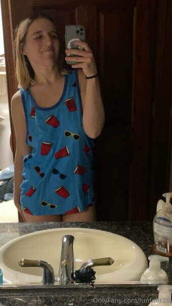 funfour20 Nude Leaks Photo 3