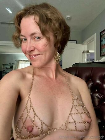 fuzzbitch / bitch Nude Leaks OnlyFans Photo 1
