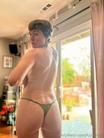 fuzzbitch / bitch Nude Leaks OnlyFans Photo 13