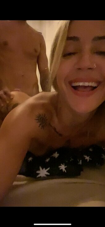gabreca / gabrecaclosefriends Nude Leaks OnlyFans Photo 3