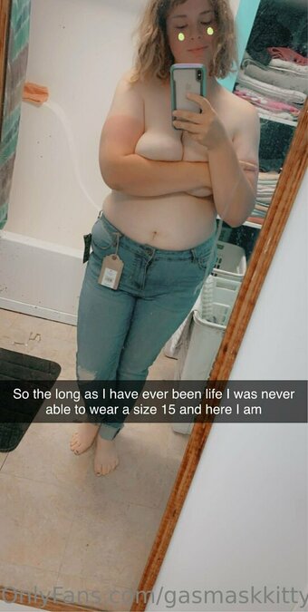gasmaskkitty Nude Leaks Photo 1