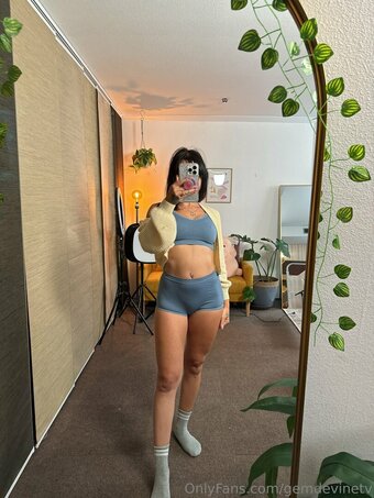 gemdevinetv Nude Leaks Photo 16