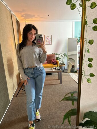gemdevinetv Nude Leaks Photo 25