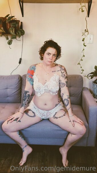 gemidemure Nude Leaks Photo 2