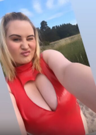 German Bombshell Celina_Grimm99