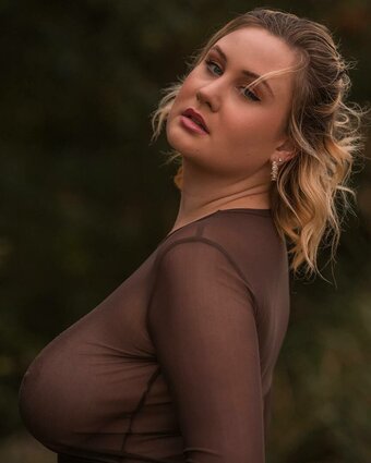 German Bombshell / Celina_Grimm99 Nude Leaks Photo 1