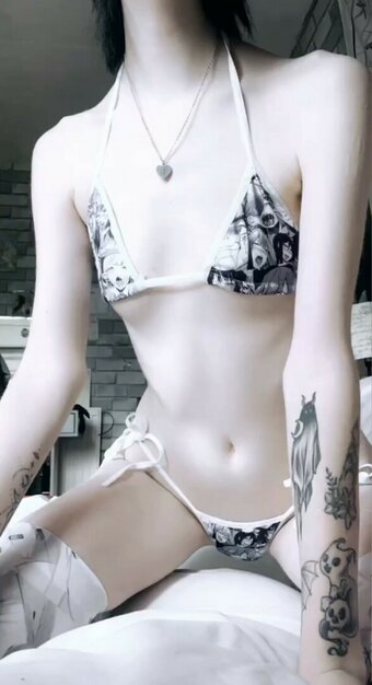 gh0st._.pixie / Bat Brookes / Løu Förest / abrattypixie / babypumpkin / msgh0stpixie / msghostie_ / xopixiekittyxo Nude Leaks OnlyFans Photo 9