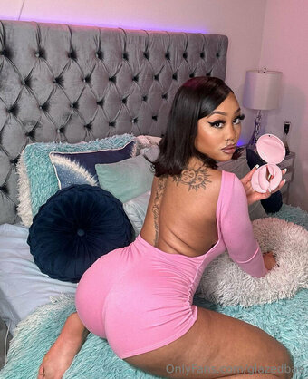 glazedbae Nude Leaks Photo 13