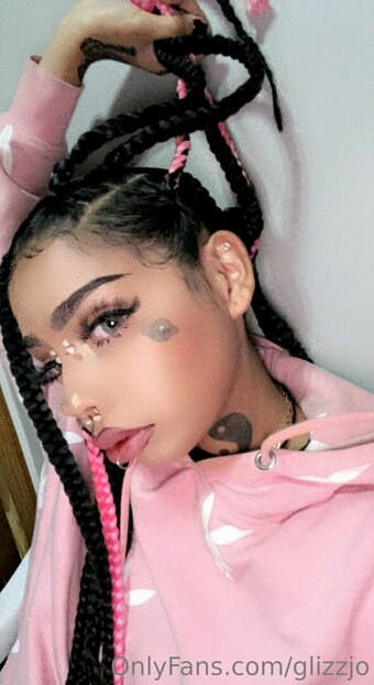 glizzjo Nude Leaks Photo 2
