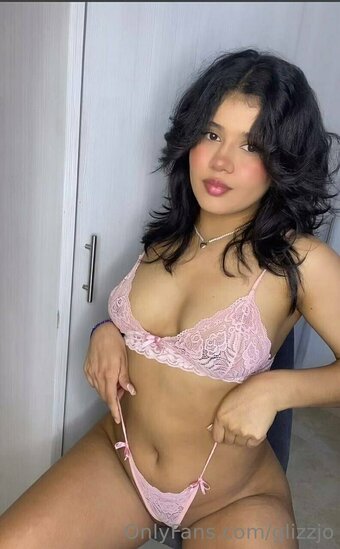 glizzjo Nude Leaks Photo 16
